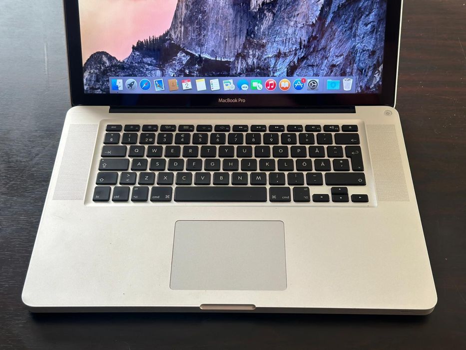 MacBook Pro i7 SSD 15 inch HD