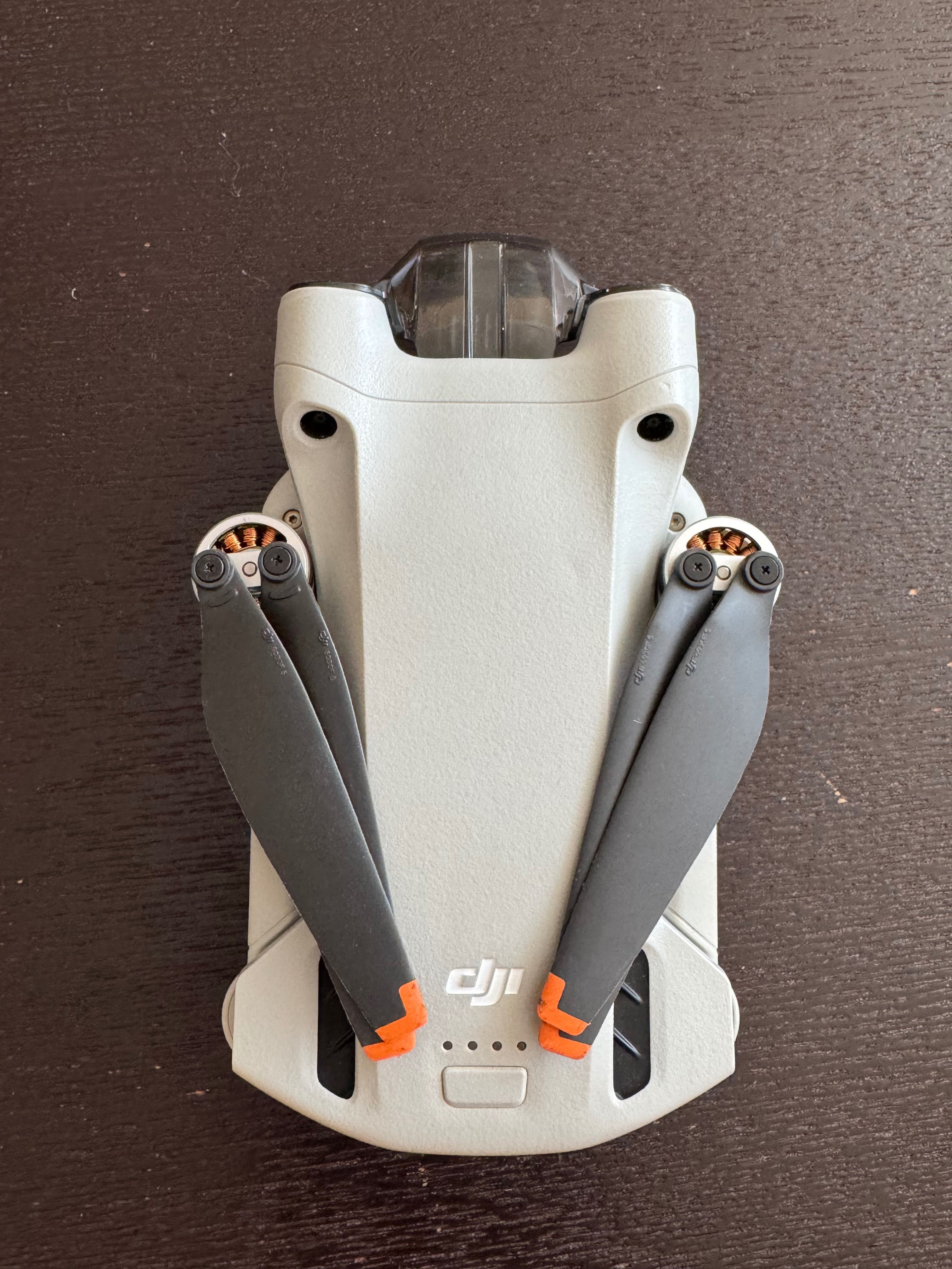 Дрон DJI mini 3 pro Fly more combo + пълен комплект от аксесоари