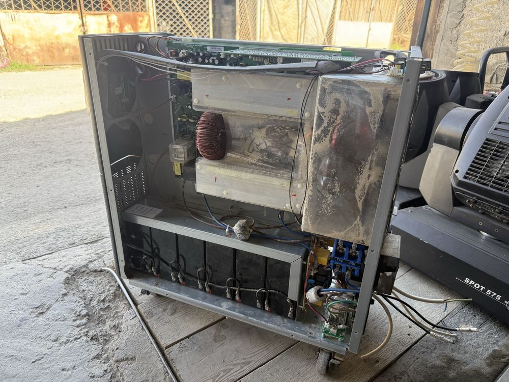* ION G-6000, LCD 6000VA большой мощный UPS