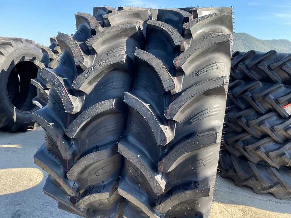 Anvelope noi Radiale de tractor spate 16.9-30 ori 420/85 R30