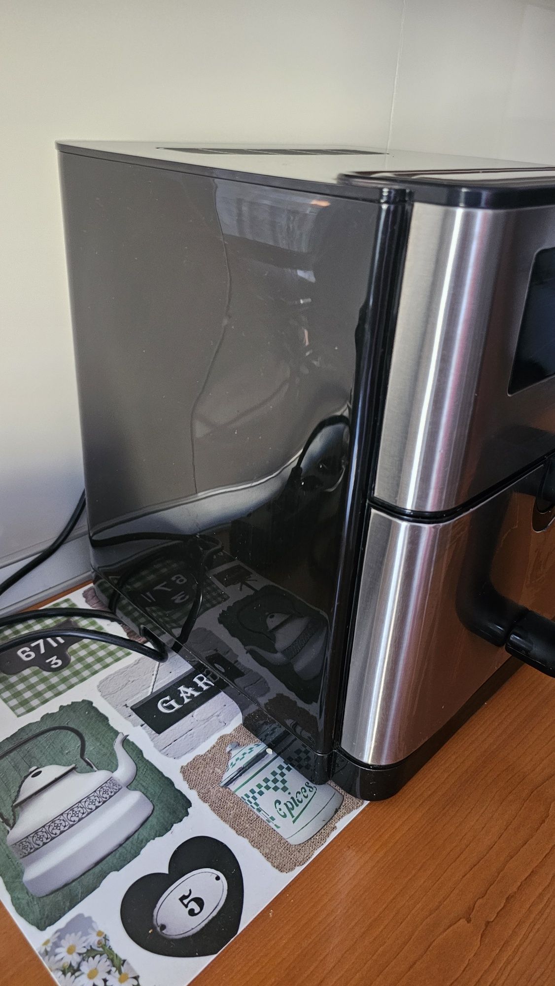 Vând Air Fryer Breville – friteuză cu aer cald, inox, stare excelentă!