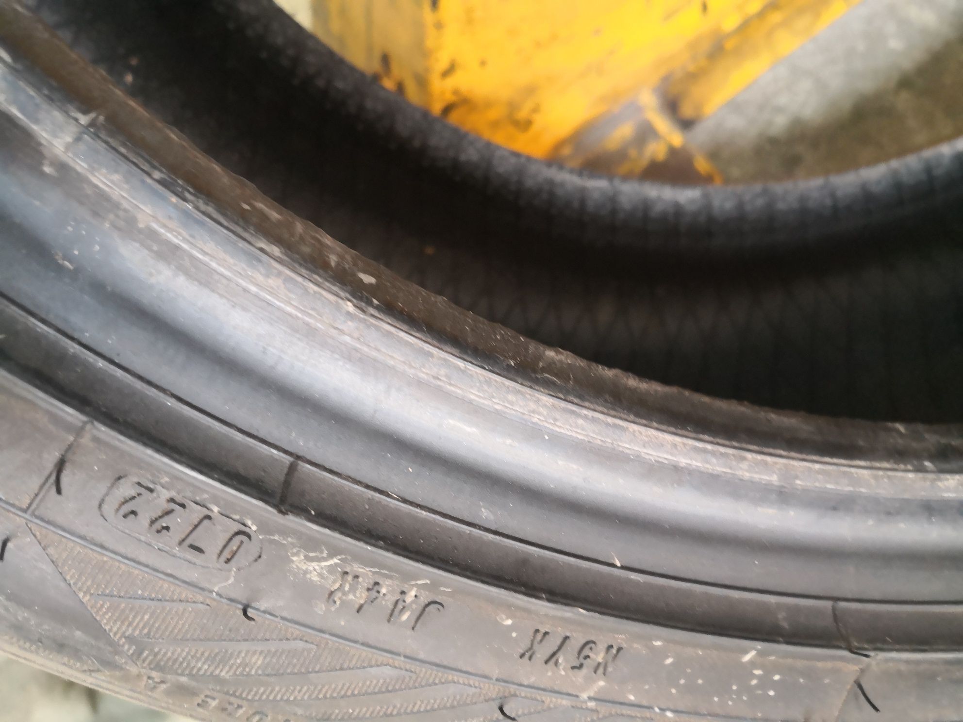 215 50 18 цола гуми като нови Goodyear dot 21 22 falken dot24
