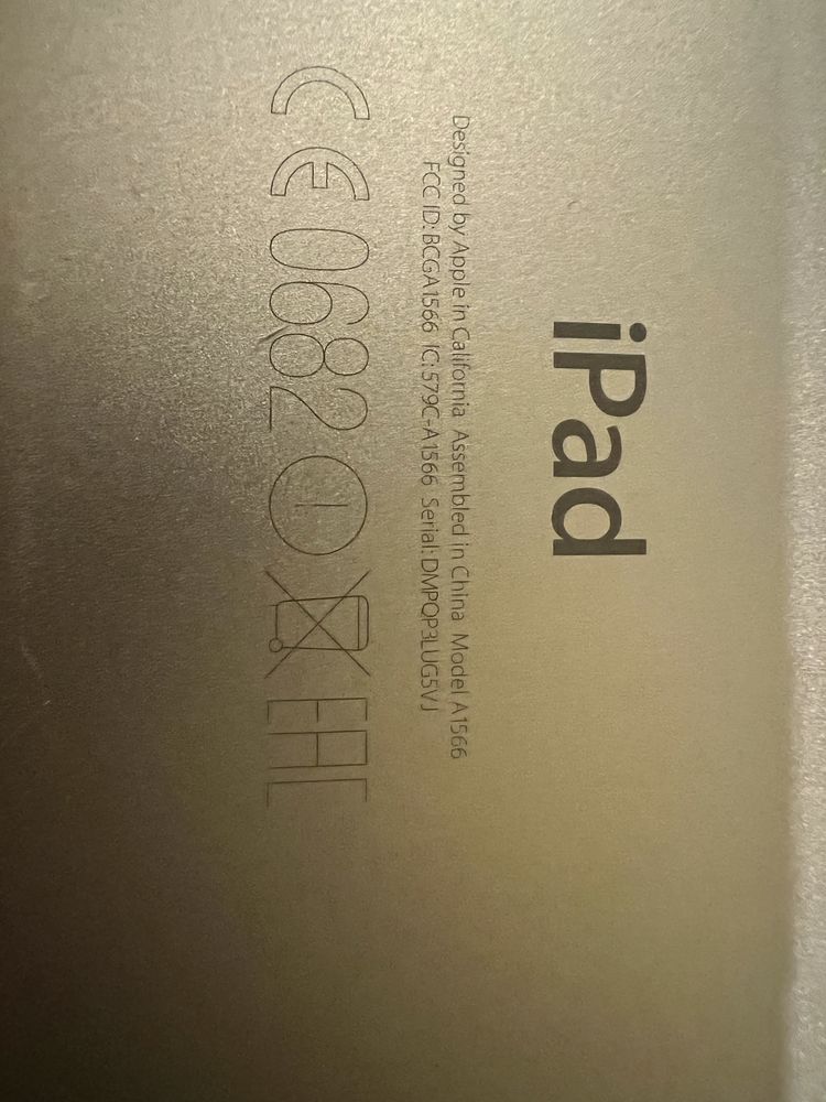 iPad Air 2 (WiFi, 9.7”) – за части / със счупен дисплей