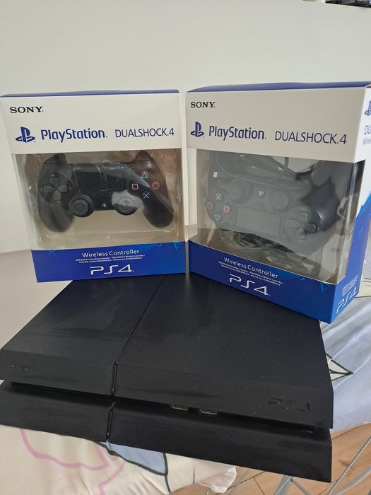 Sony PlayStation 4
Продается по причине ненадобности
Есть 2 игры Лего