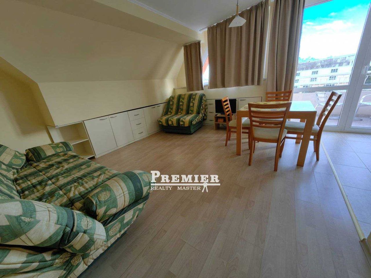 Продава се Двустаен апартамент в к.к. Слънчев бряг - 65 кв.м за 1062 €/кв.м - Снимка #6