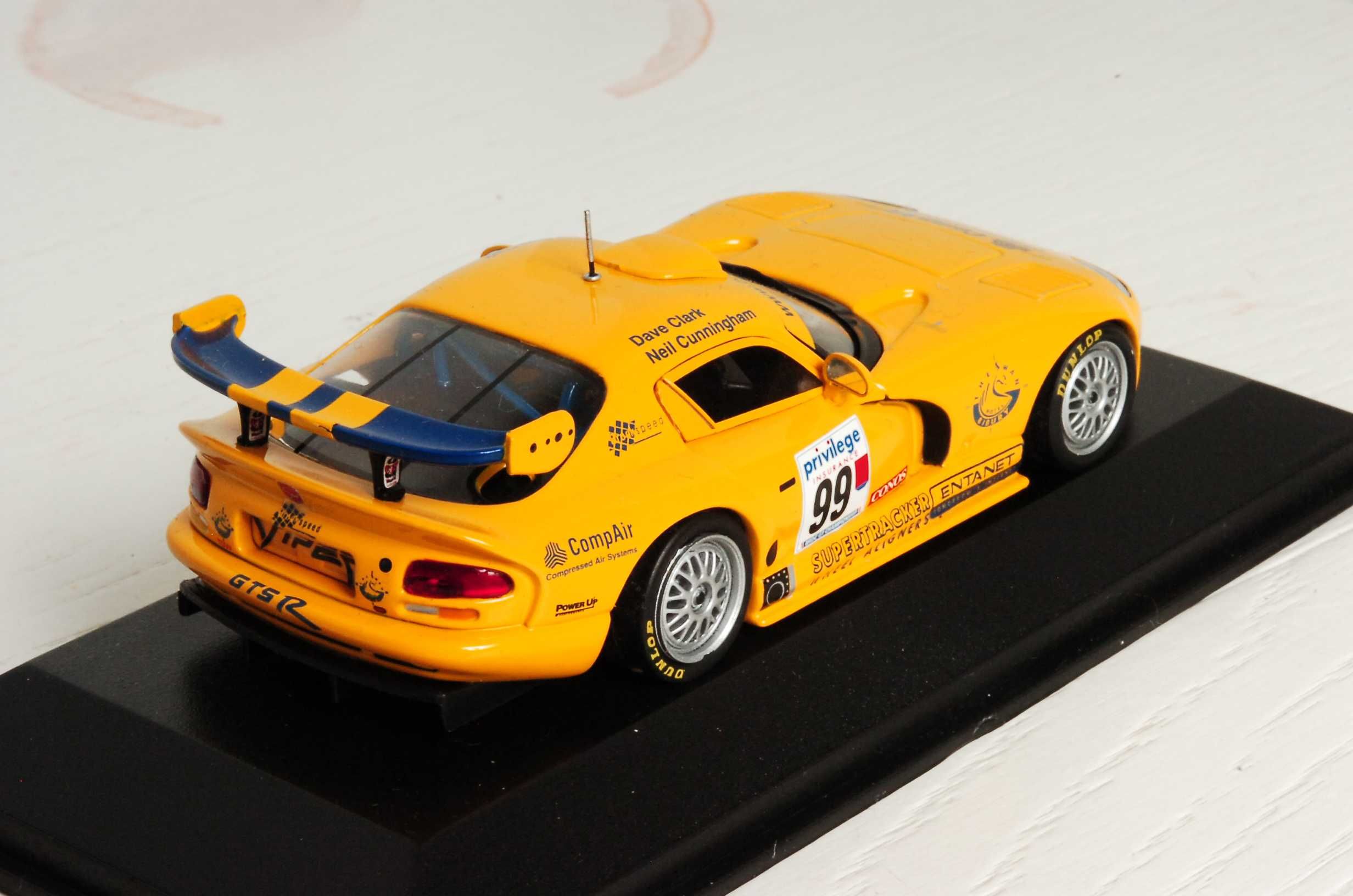 1/43 macheta Dodge Viper GTS-R - minichamps