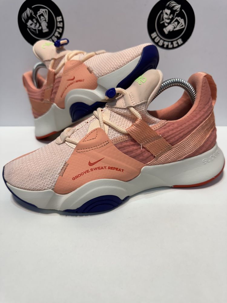 Маратонки NIKE SUPERREP .Номер 38.5