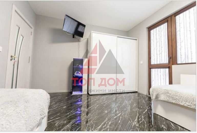 Дава се под наем Двустаен апартамент в Варна, м-т Траката - 56 кв.м за 255 € - Снимка #2