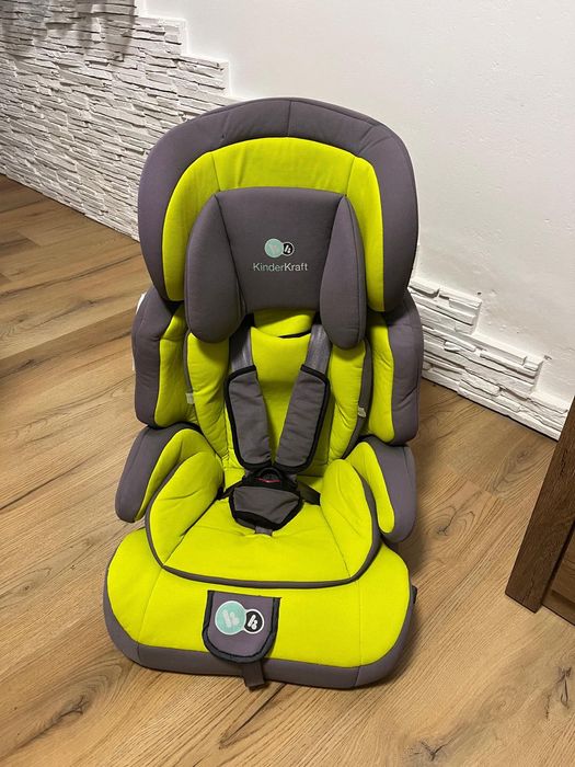 Scaun auto Kinder Kraft - îngrijit, curat fără pete