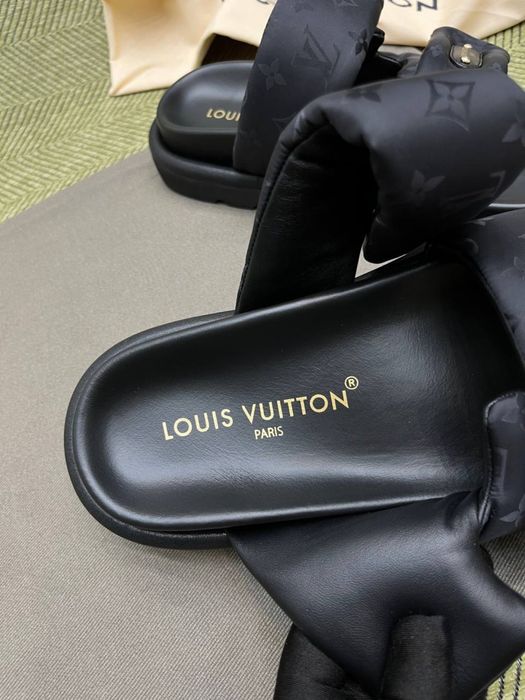 Papuci Louis Vuitton