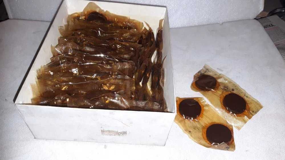 Продам  анилиновую  краску для  окрашивания  одежды в черный  цвет