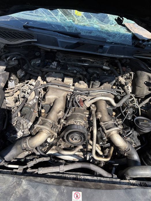 Dezmembrez porsche cayenne 4.2d 2015