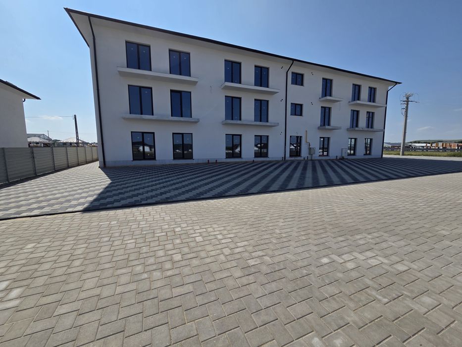 Vand apartamente bloc nou (parcare inclusa în pret)