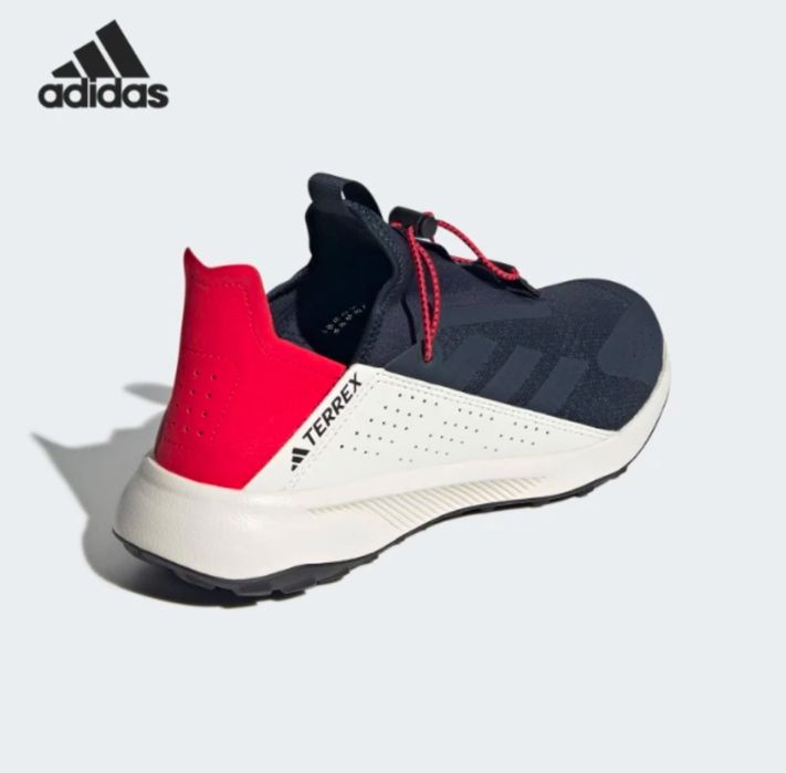 Кроссовки adidas оригинальные