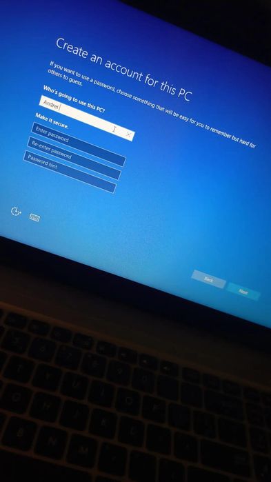 Instalez+activez windows-uri, devirusez, inlocuiesc diverse componente