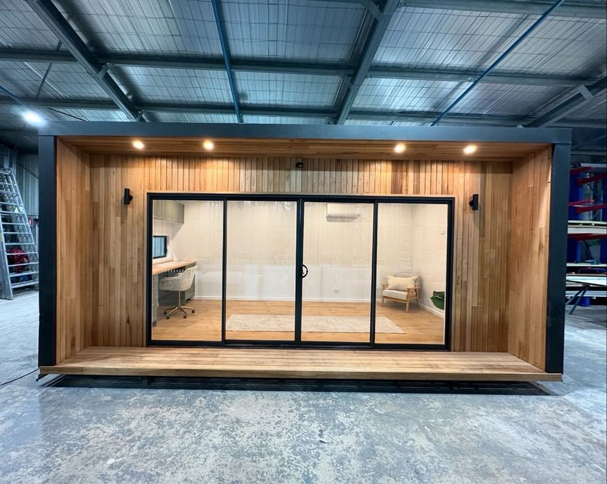 Container modular cu vitrina de sticla