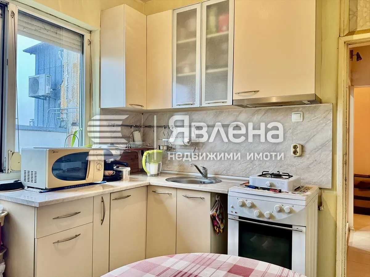 Апартамент с 3 отделни стаи