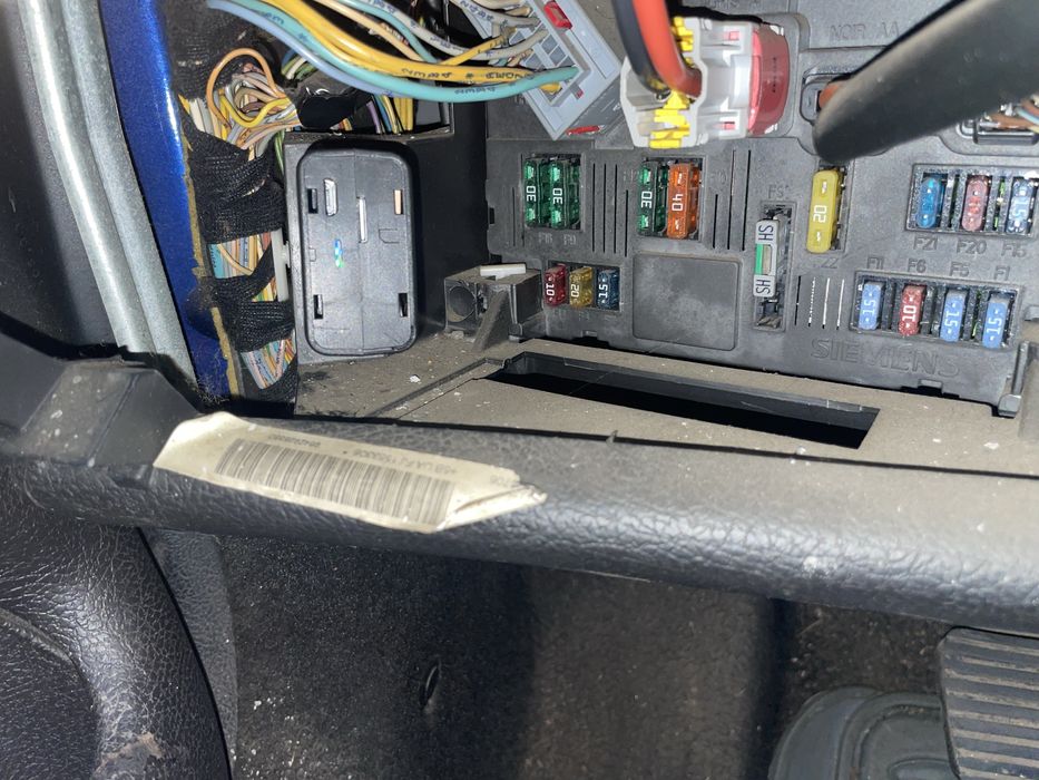 dispozitiv urmarire autovehicul/camion/auto instalare configurare sim