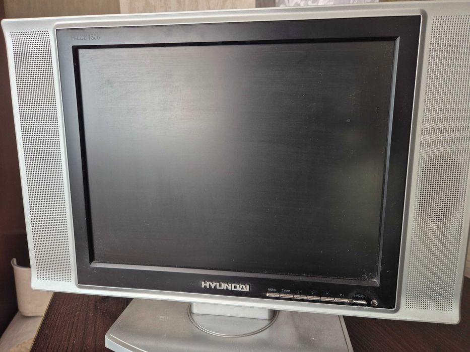 Продаю ТВ Hyundai на запчасти