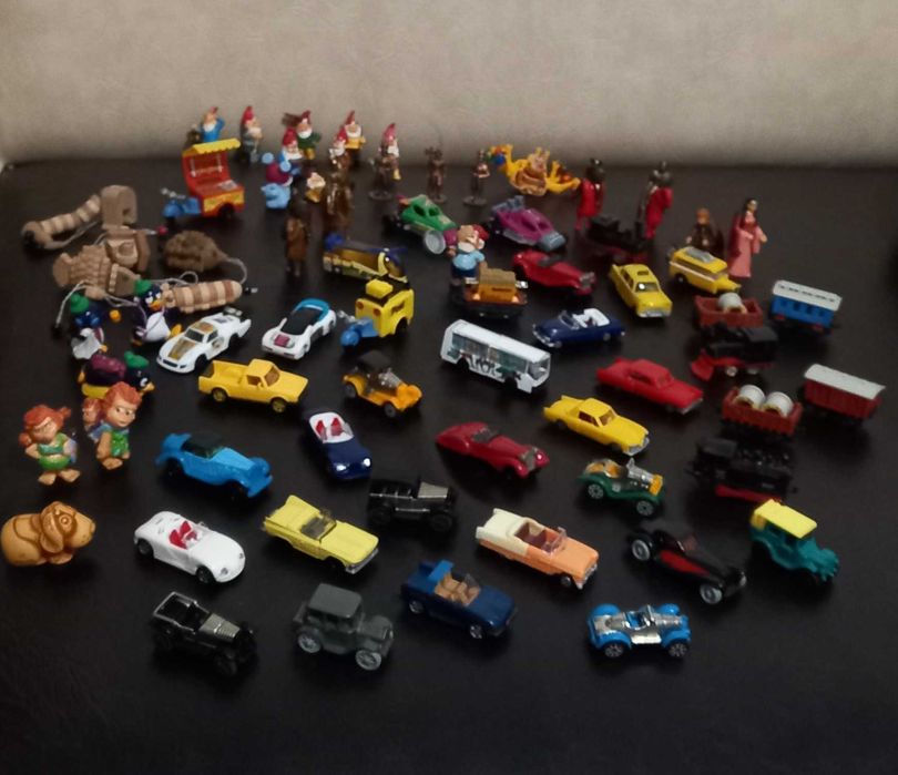 Kinder Ferrero, figurine perioada 90'