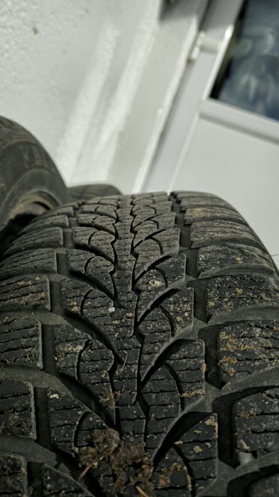 Vând roți VW R16 cu anvelope de iarnă