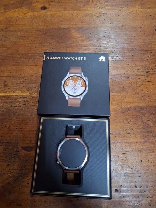 Часовник Huawei watch gt5
