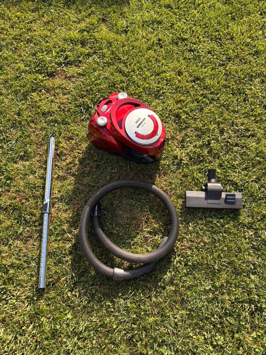 Aspirator fara sac Heinner 2200W