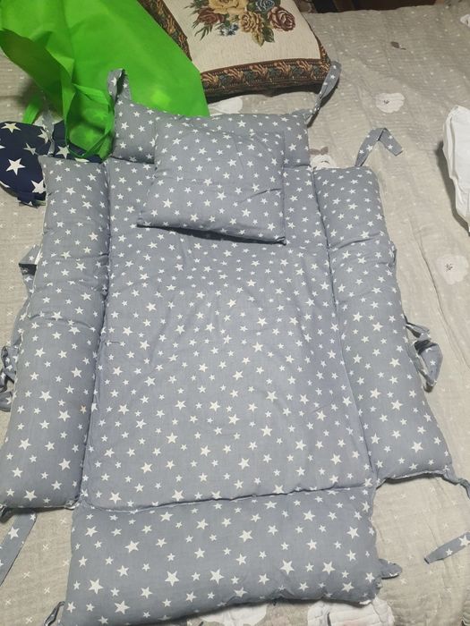 Продам кокон и матрасик фирмы полов. В хорошем состоянии