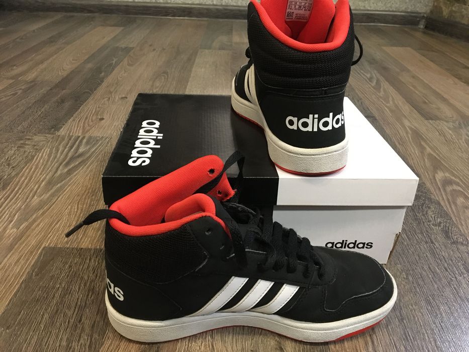 Оригинални кецове Adidas