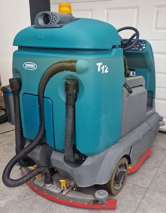 Masina de spălat curatat pardoseli Tennant T12 Tennant T7