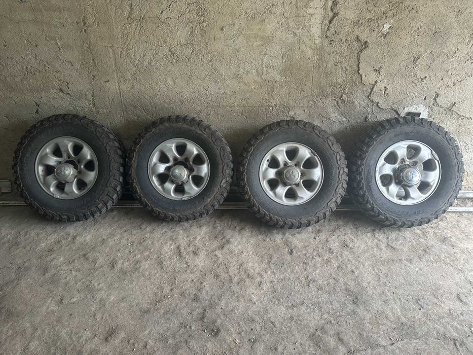 Джанти 15" с гуми 235/75/15 МТ за Нисан/ Terrano /Mitsubishi /Мицубиши