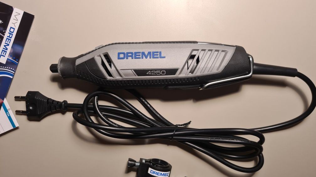 NOU, Unealta multifunctionala polizor freza gravor Bosch Dremel 4250