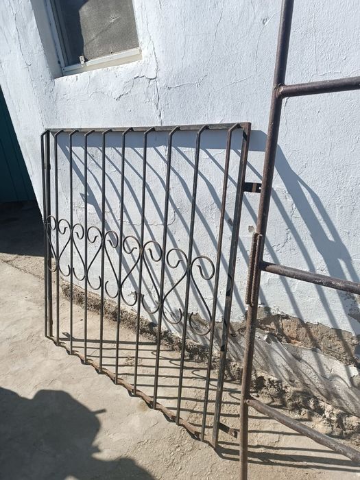 Терезеге решетка сатылады