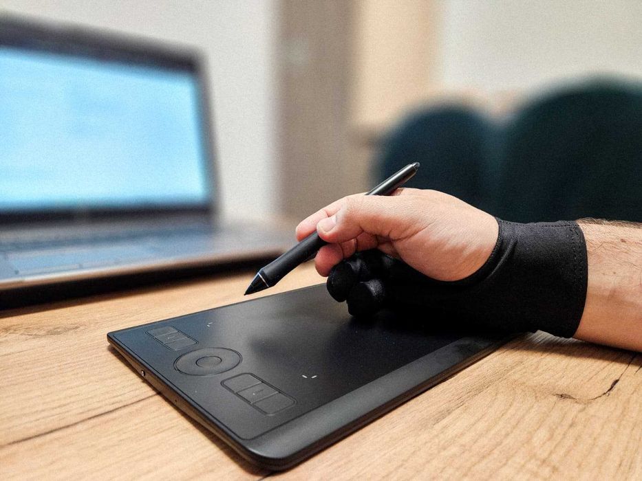 Tabletă grafică Wacom Intuos Pro PTH-460 - stare impecabilă