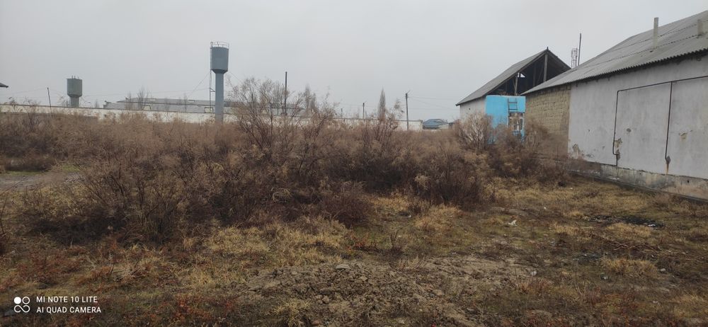 Участка сотилади 4 соток газ свет сув бор йолларга тош токилган