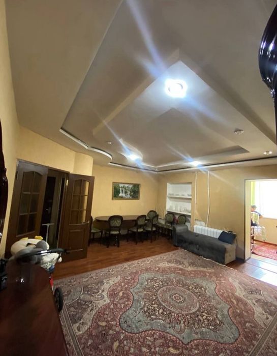 Квартира на С.Азимова 3/1/5 общ пл 75м/77 серия