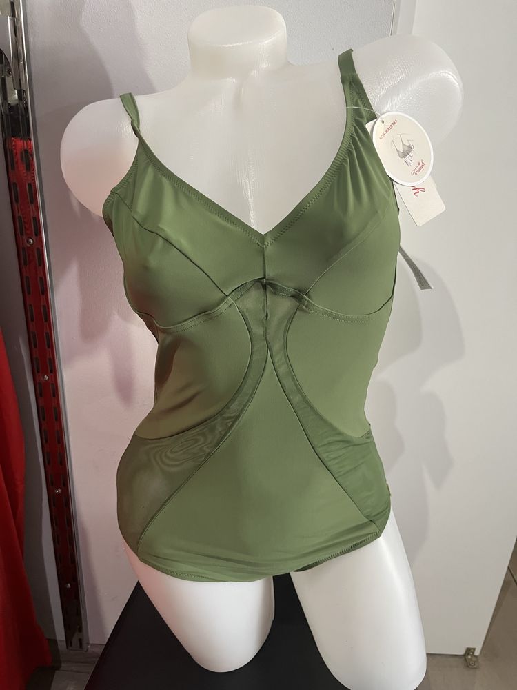 Бански на Triumph