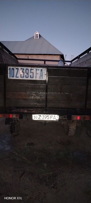 Uaz avtomobili sotiladi