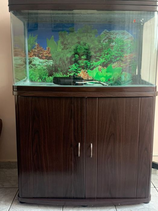 Аквариум с шкаф и помпа