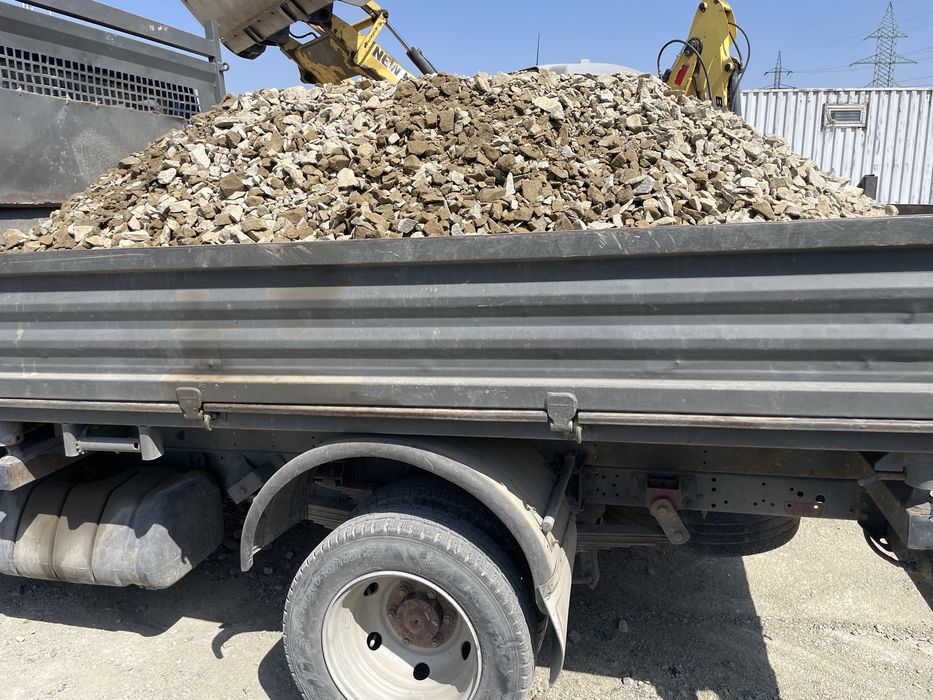 Piatra sparta concasata nisip pietris balast pamant sort margaritar