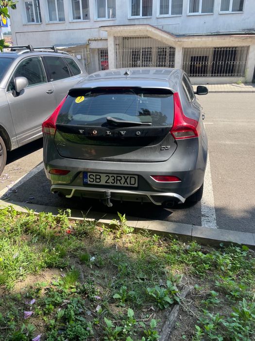 Vand Volvo v40 2.0 diesel 150 cp 2017