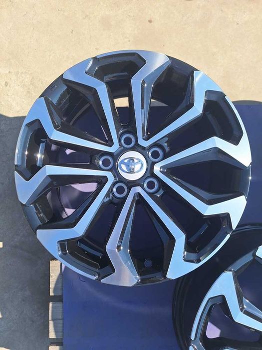 Jante Toyota Yaris Cross 7.0x17 et 50 5x114,3