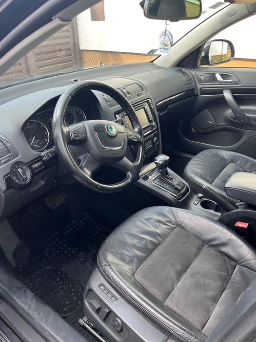 Skoda Octavia *FULL OPTION*