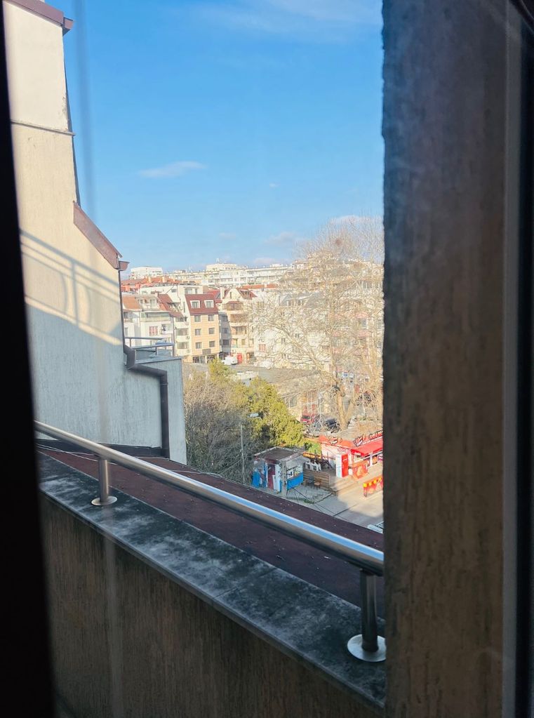 Дава се под наем Двустаен апартамент в Варна, Цветен квартал - 65 кв.м за 504.9 € - Снимка #4
