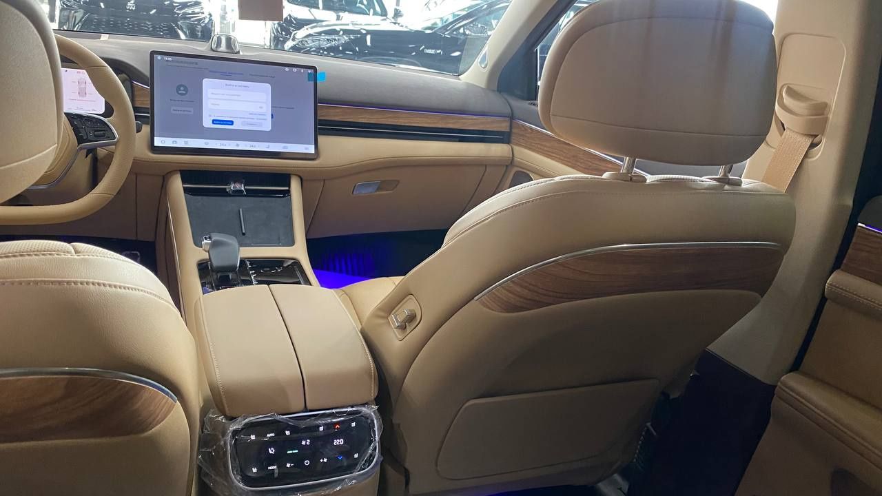 Aito m 7 seres full option polniy privod 8 yil garantiya