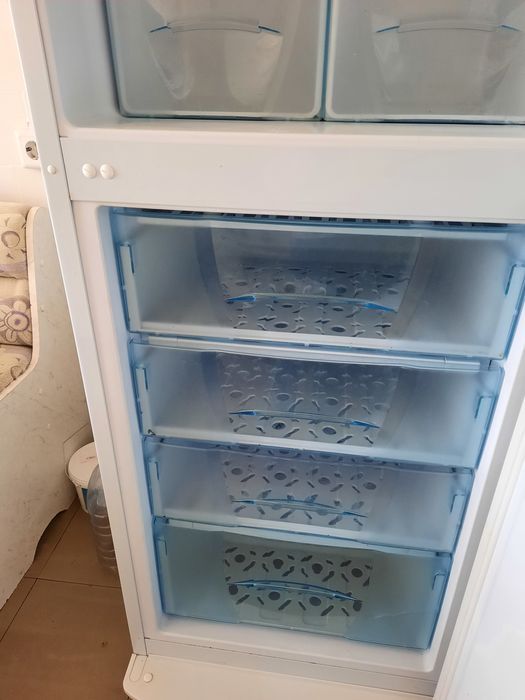 Продам холодильник