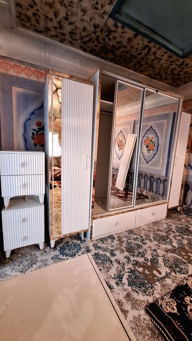 Мебель сотилати, аъло ҳолатда