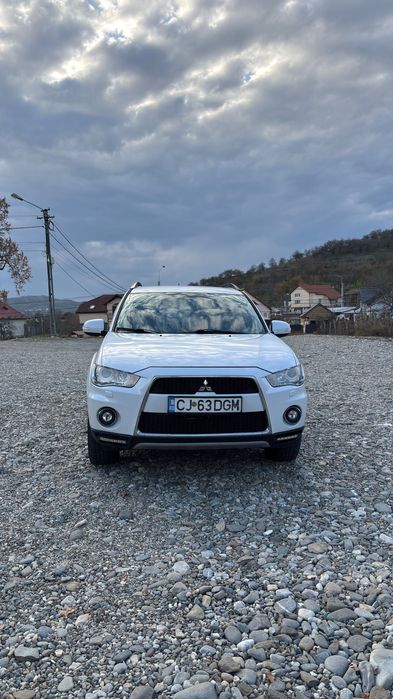 Auto OUTLANDER de vânzare