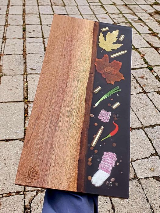 Дъска от епоксидна смола и дърво