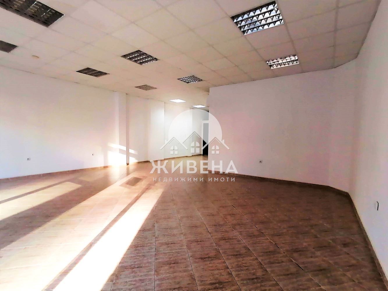 Магазин/ офис под наем - 75 кв.м, кв. Левски, Варна